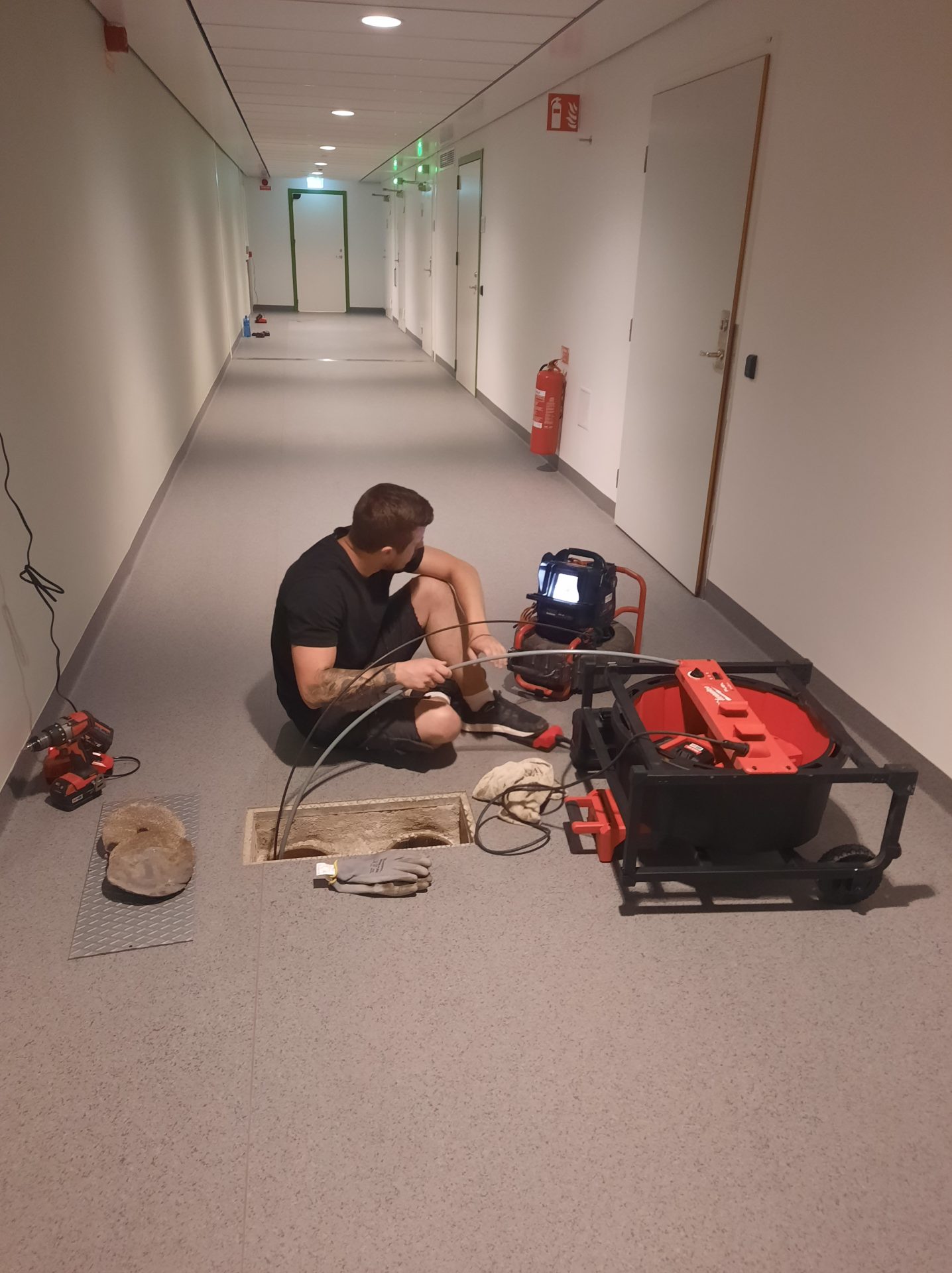 Start 9 Stamspolning utförs med hjälp av maskiner av RL Avlopp.
